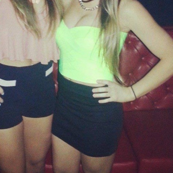 H&M Black zippered miniskirt - Picture 1 of 3